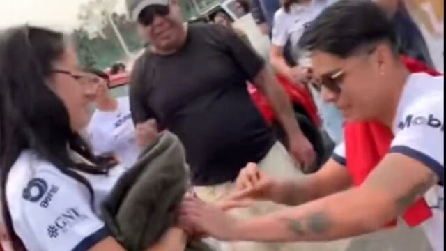 Fan de Pumas le pide matrimonio a su novia