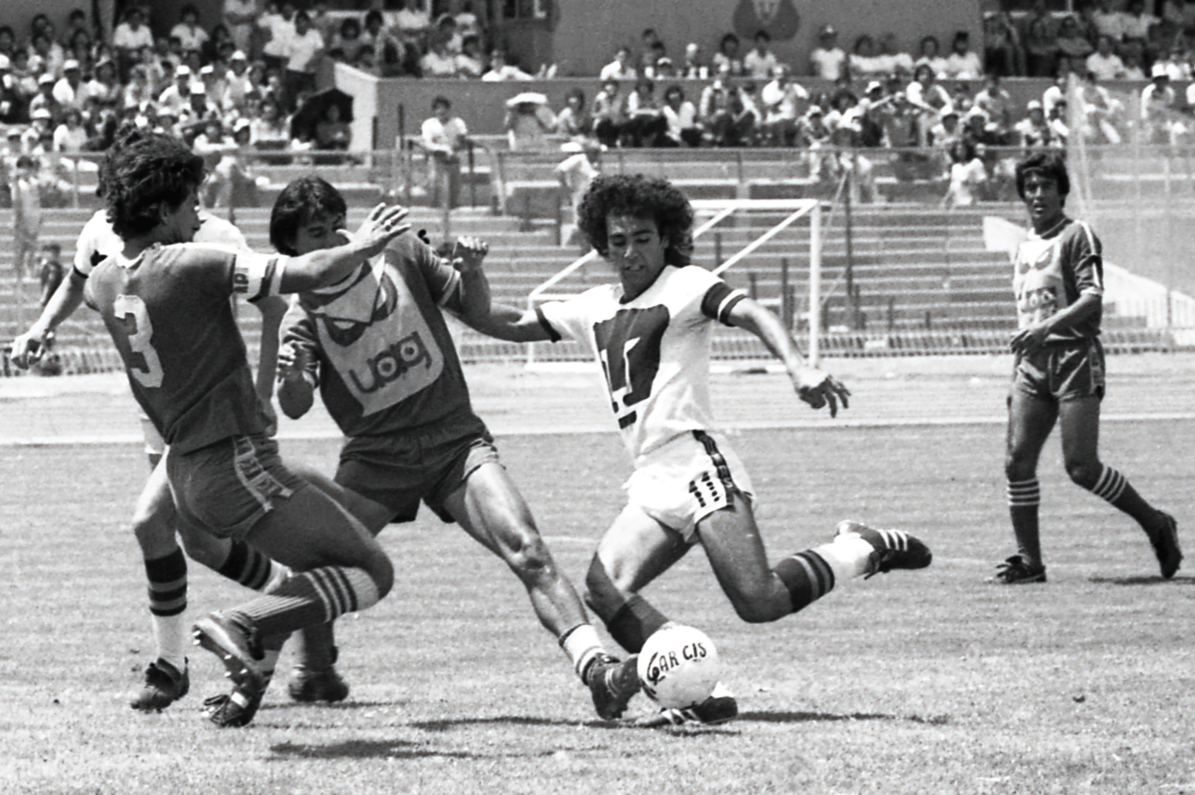 Hugo Sánchez fue campeón de goleo y de liga con Pumas