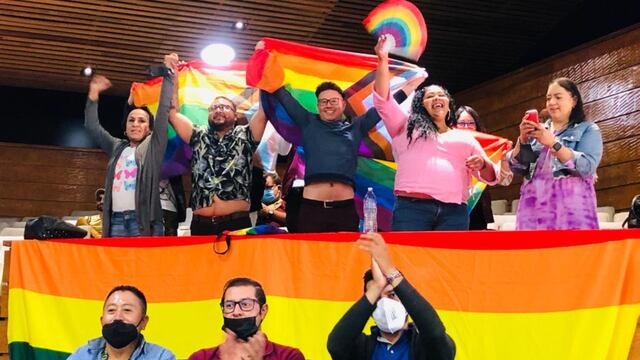 Festejo en el Congreso de Hidalgo por la prohibición de las terapias de conversión