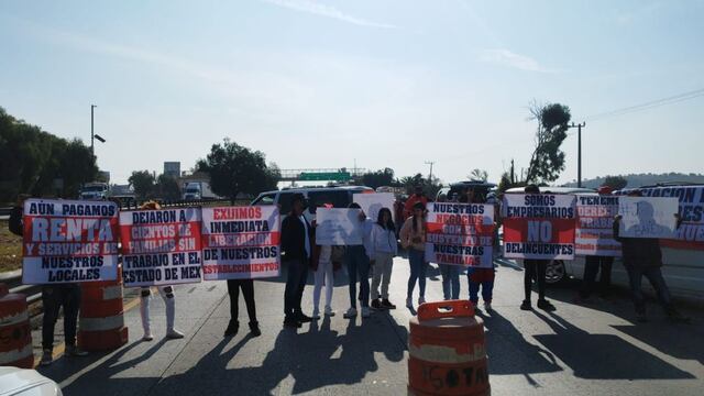 La Autopista México-Querétaro hoy tiene un bloqueo de dueños de barberías que paraliza la circulación