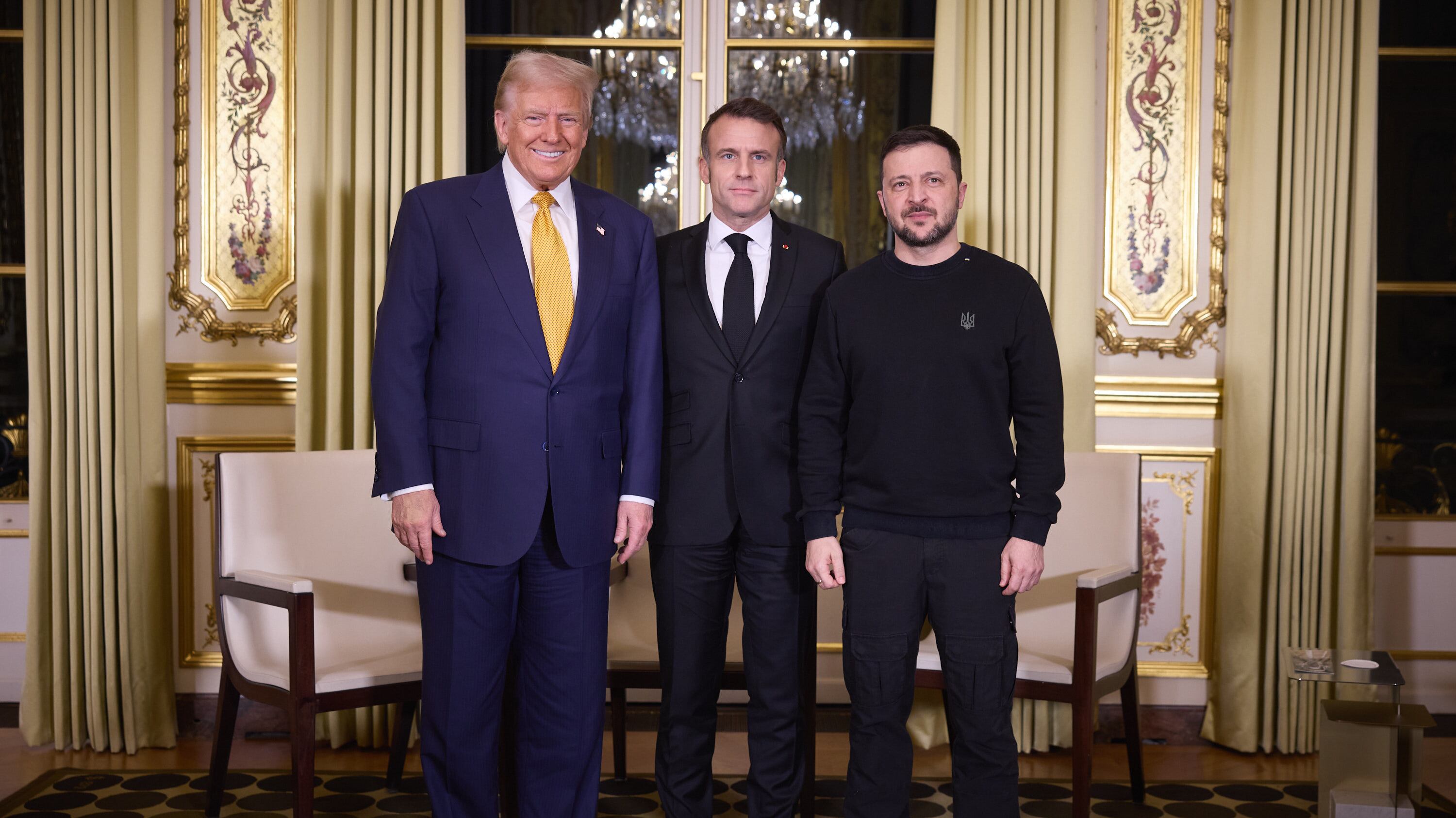 Emmanuel Macron se reúne con Volodimir Zelensky y Donald Trump en la apertura de Notre Dame