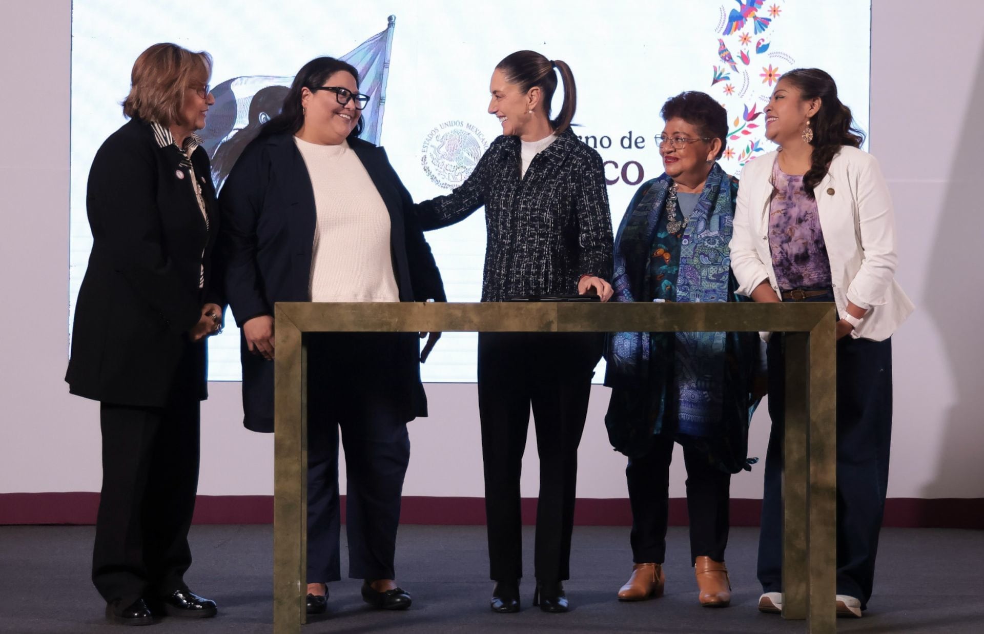 Claudia Sheinbaum firma decreto de la reforma para la Igualdad Sustantiva para su publicación