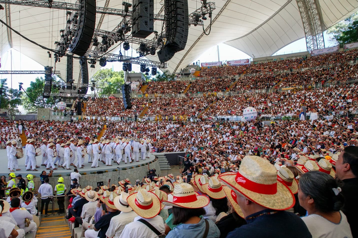 Guelaguetza 2026 inicia con el Primer Lunes del Cerro en Oaxaca.