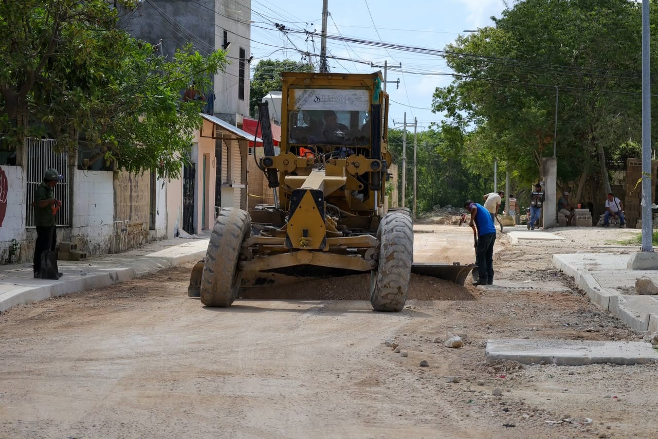 Ana Paty Peralta supervisa obras de infraestructura