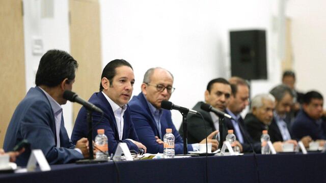 Domínguez Servién, recomendó disminuir un 50 por ciento los aforos