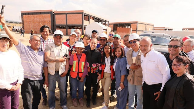 Claudia Sheinbaum y Lorena Cuéllar anuncian apertura de Universidad Rosario Castellanos en Tlaxcala.