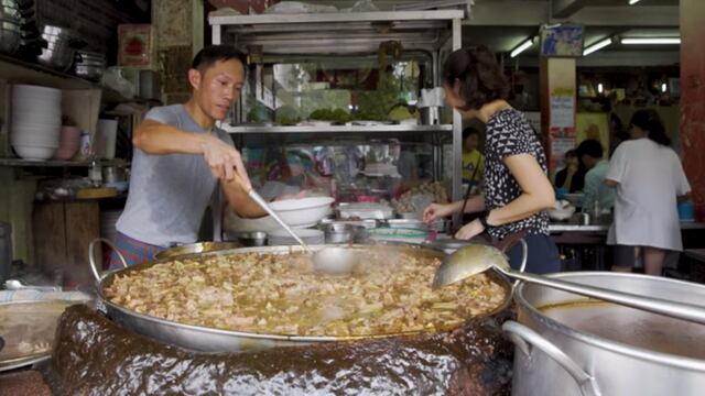 Sopa de 45 años cocinando