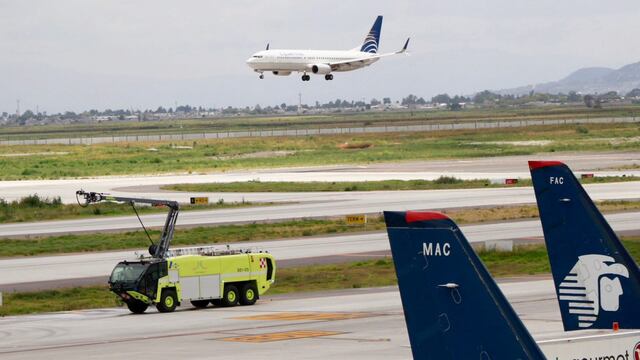 Aterriza en el AIFA el primer vuelo procedente de Panamá. Asistieron al evento Miguel Ángel Torruco, Alfredo Oranges Bustos, y María Luis Navarro.