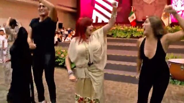 Layda Sansores bailando