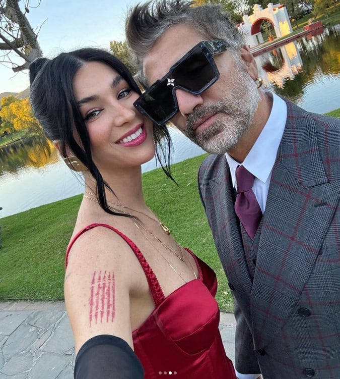 Alejandro Fernández asistió a la boda de Vicente Fernández Jr con unos carísimos lentes