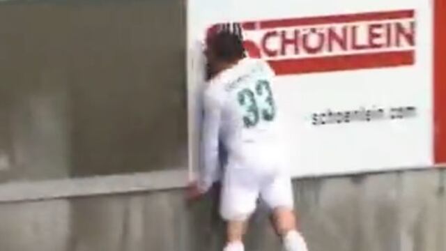 Jugador cae noqueado tras estrellarse con pared