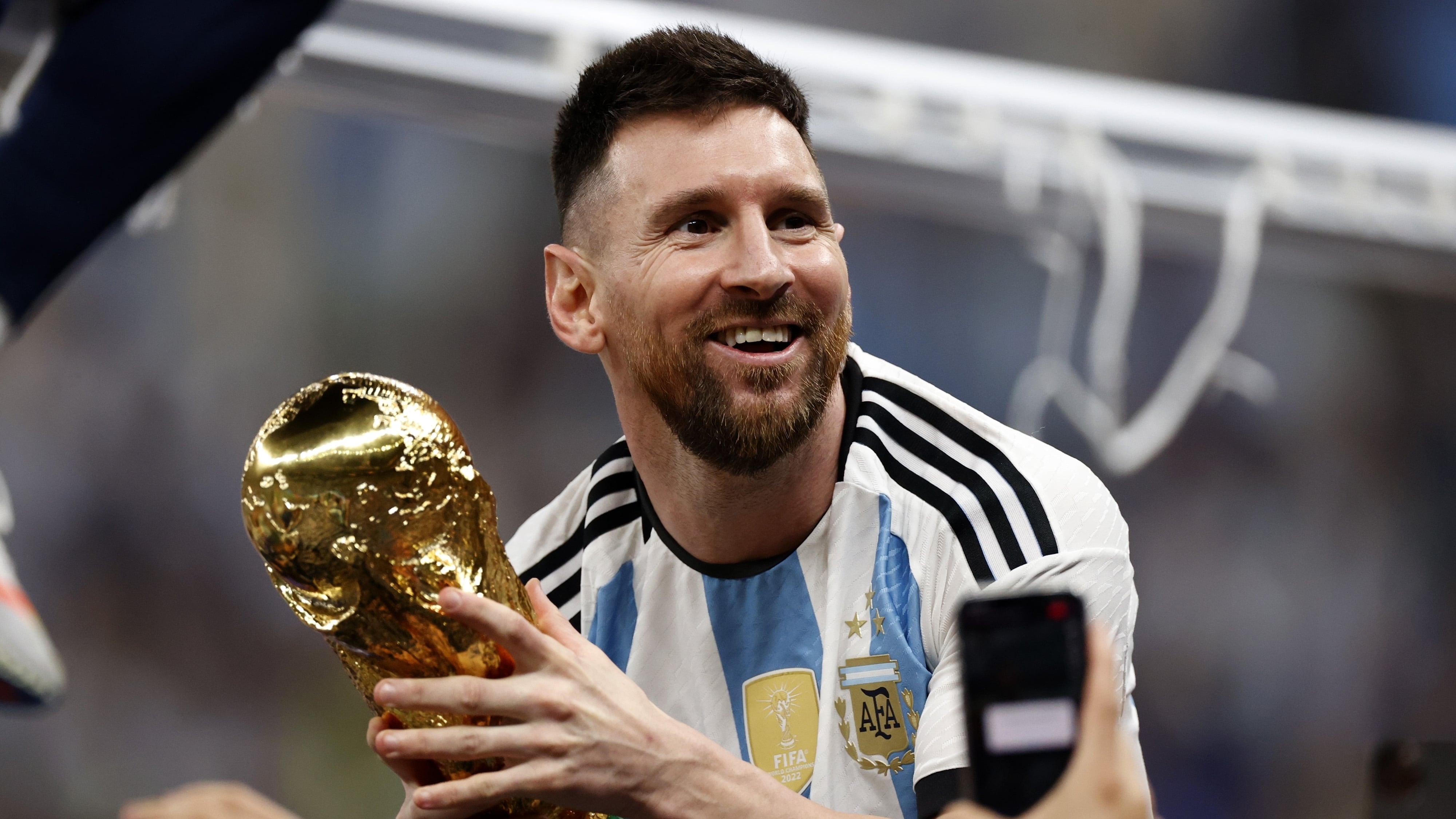 Se hizo canon: Revelan que Messi cargó una Copa del Mundo pirata en Qatar 2022