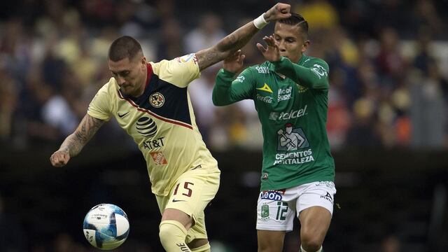 Nicolás Castillo prepara disparo.