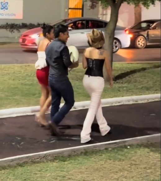 Igual que en la vida real: Se disfrazaron de Ángela Aguilar, Christian Nodal y Cazzu y hasta juntos andaban
