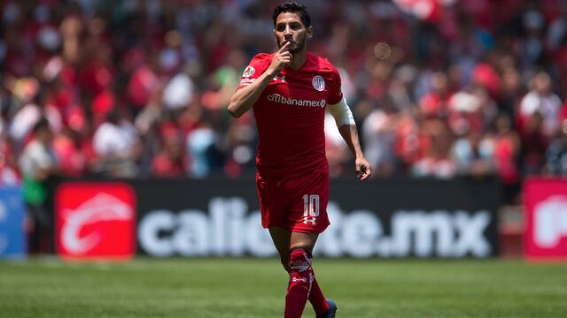 ‘Pleititos’ Reyna festeja su gol ante Tigres.