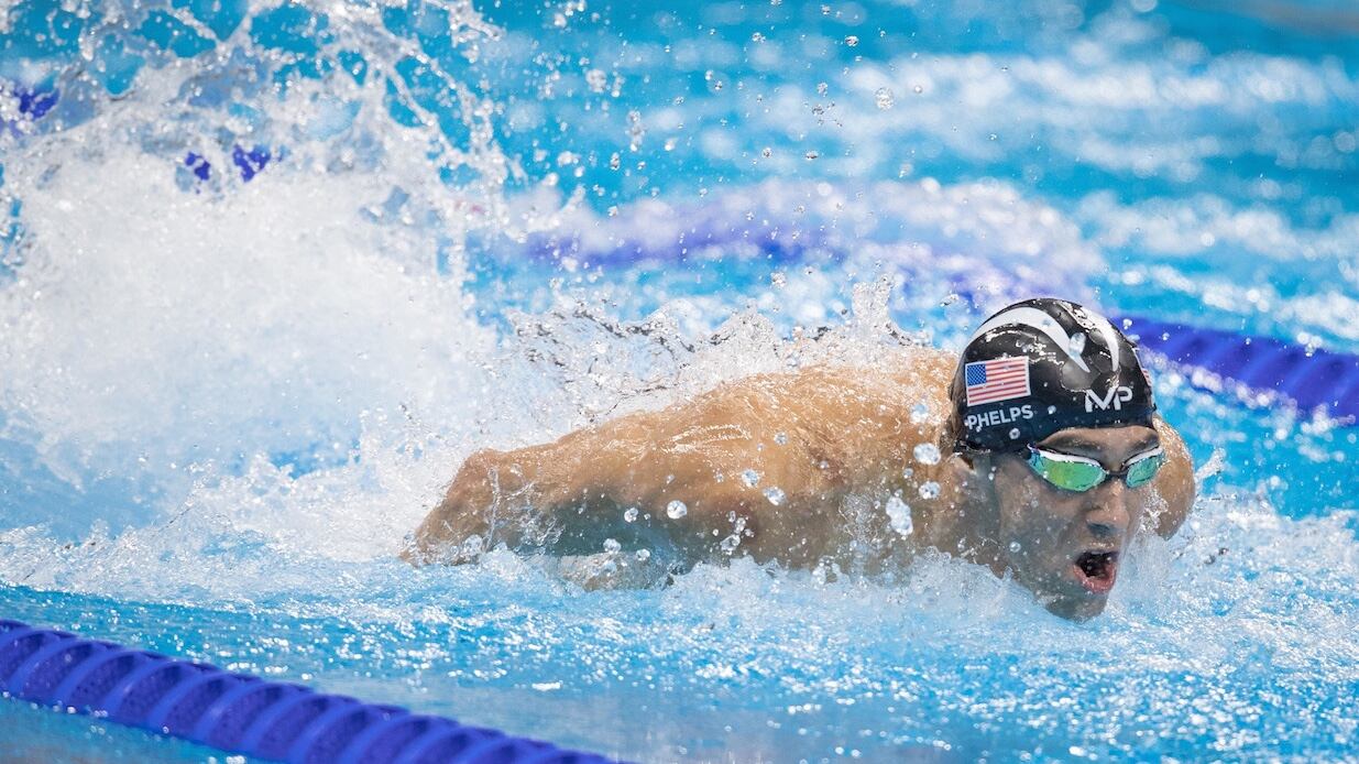 Michael Phelps ‘desafía’ a Conor McGregor a una competencia de nado