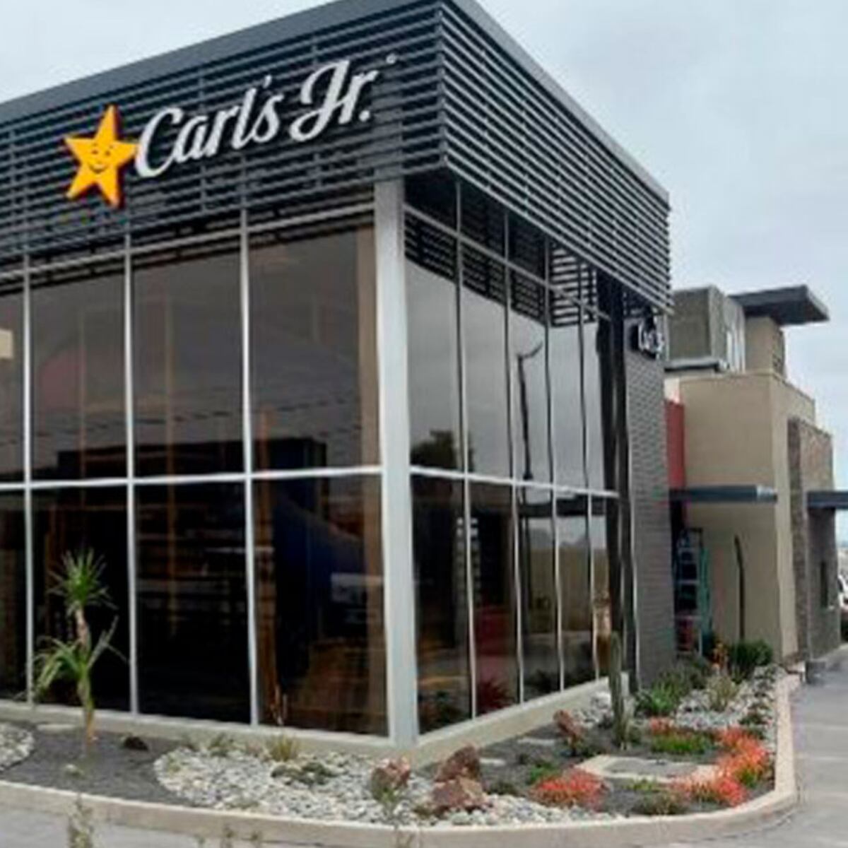 Carl ‘s Jr. festeja sus 400 sucursales en México con promoción al 2x1