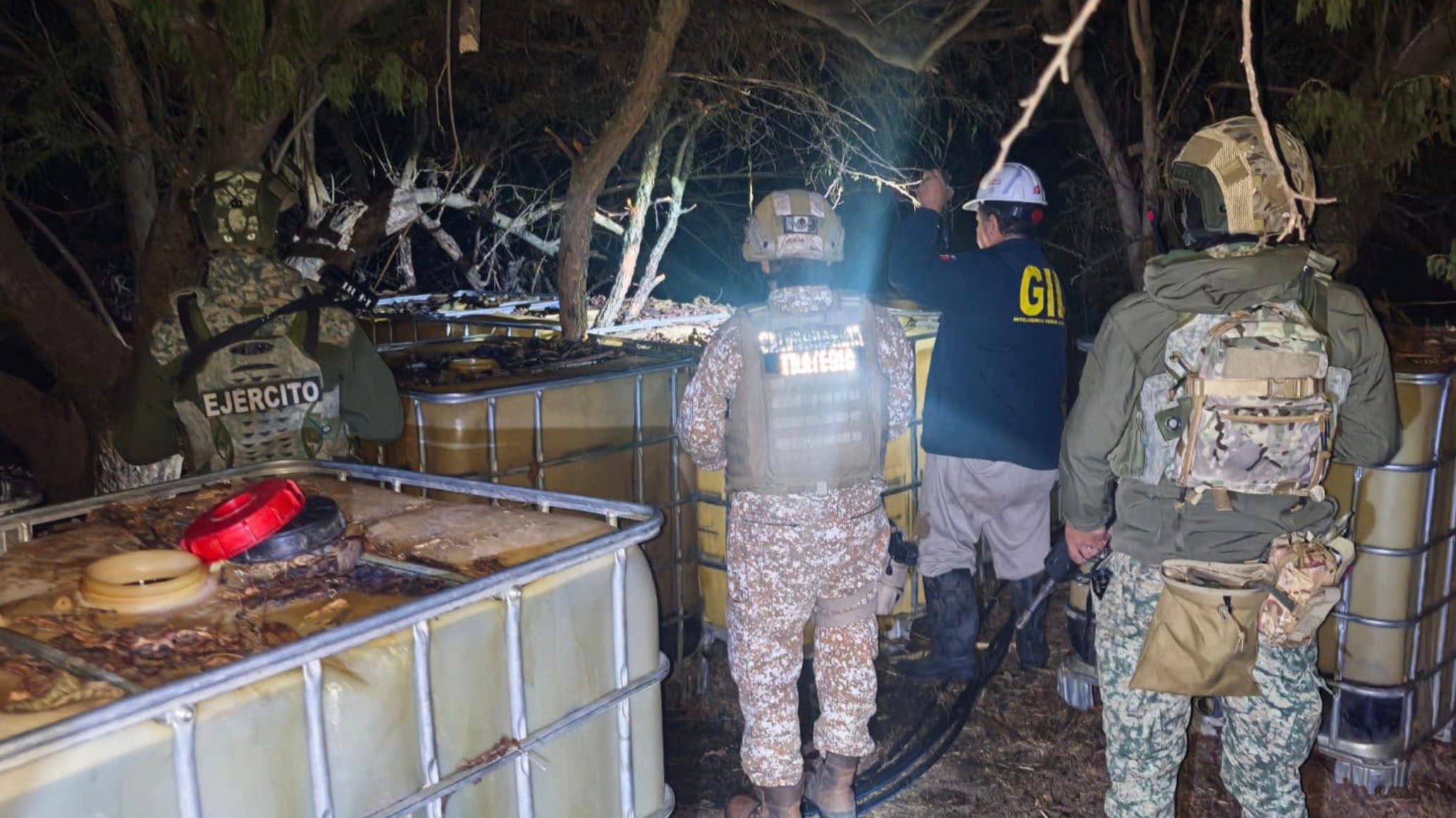 Golpe al huachicol en Jalisco: aseguran 6 mil 800 litros de hidrocarburo y ocho tomas clandestinas