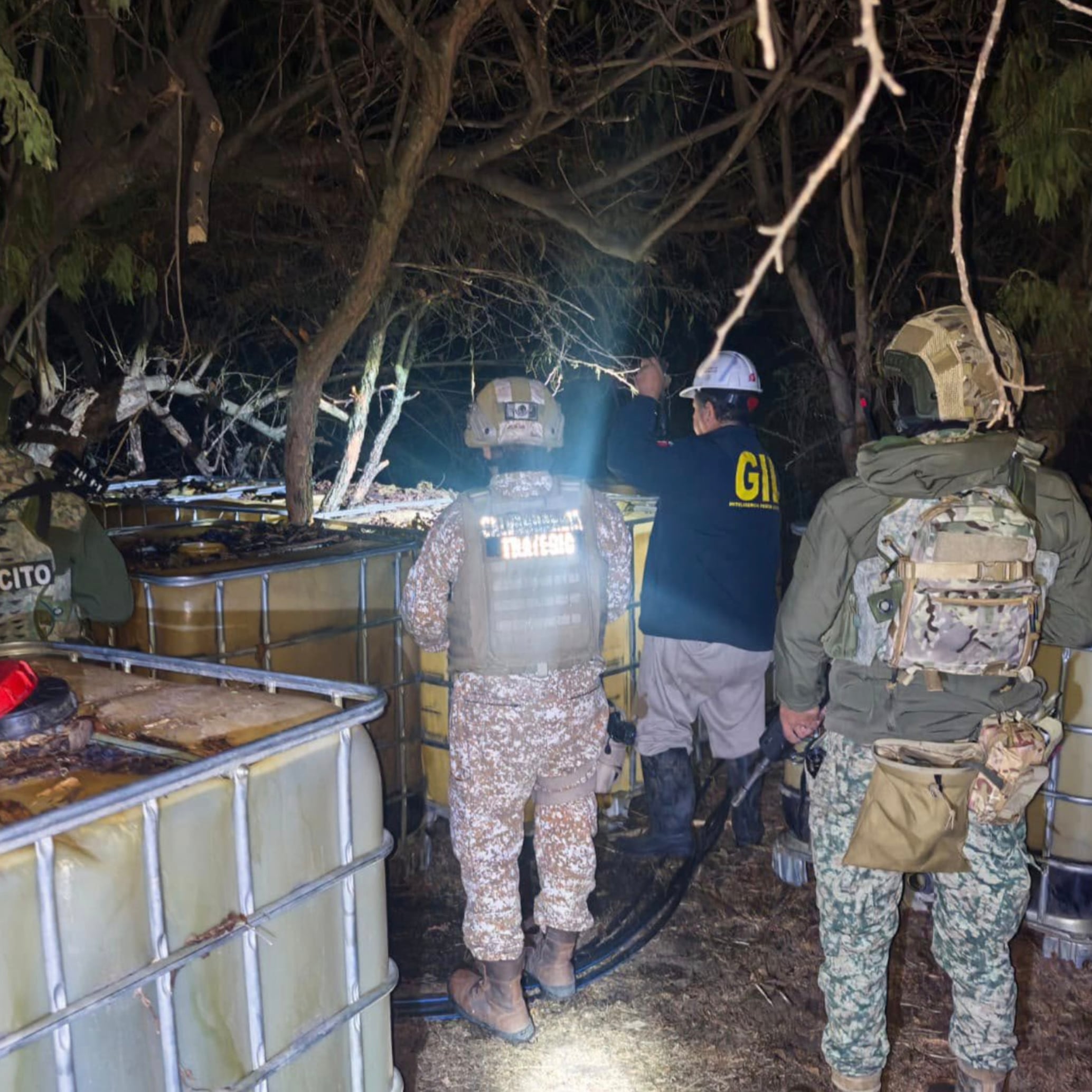 Golpe al huachicol en Jalisco: aseguran 6 mil 800 litros de hidrocarburo y ocho tomas clandestinas