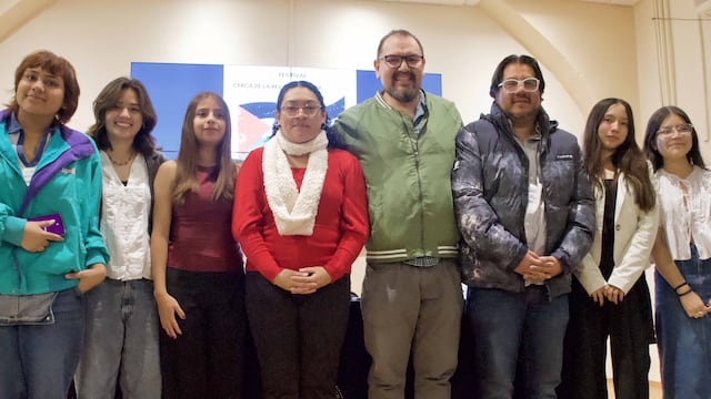 Carlos Bortoni presenta su libro "Historia mínima del desempleo" en la Preparatoria Emiliano Zapata de la BUAP.