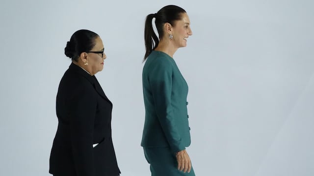 Rosa Icela Rodríguez junto a Claudia Sheinbaum