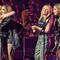Kylie Minogue y Madonna sorprenden cantando juntas y hasta un abrazo se dieron (VIDEO)