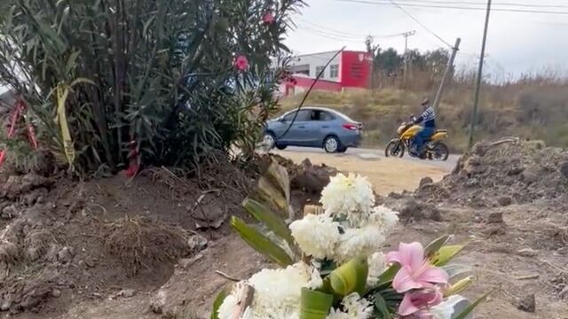 Colocan ofrenda a Jorge Claudio, vendedor de tamales atropellado.