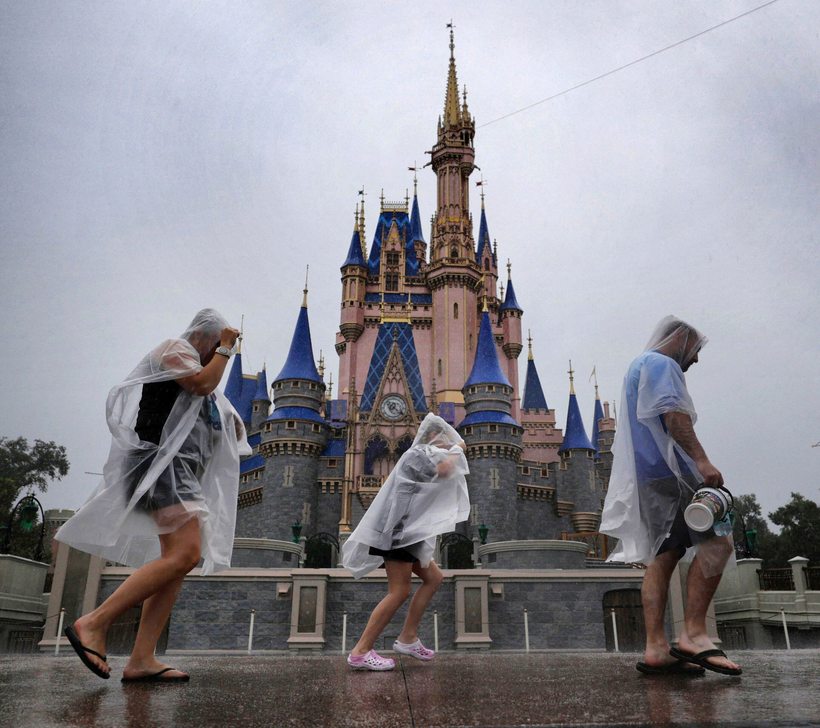 Huracán Miltón provocó inundaciones en Disney World Orlando