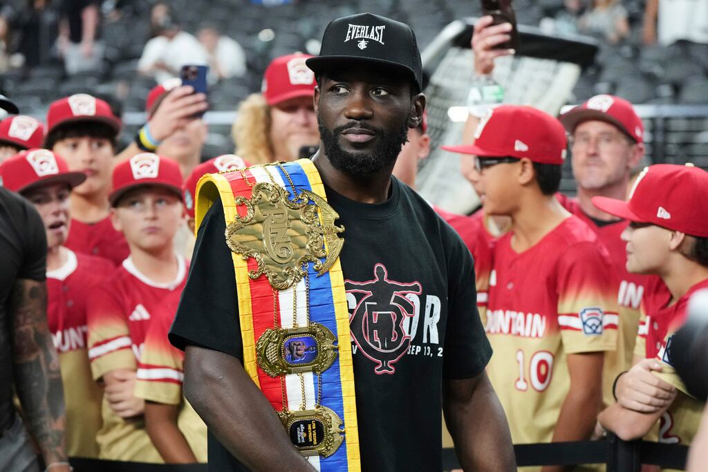 Terence Crawford anuncia su retiro del boxeo a los 38 años; se despide con el triunfo ante Canelo Álvarez