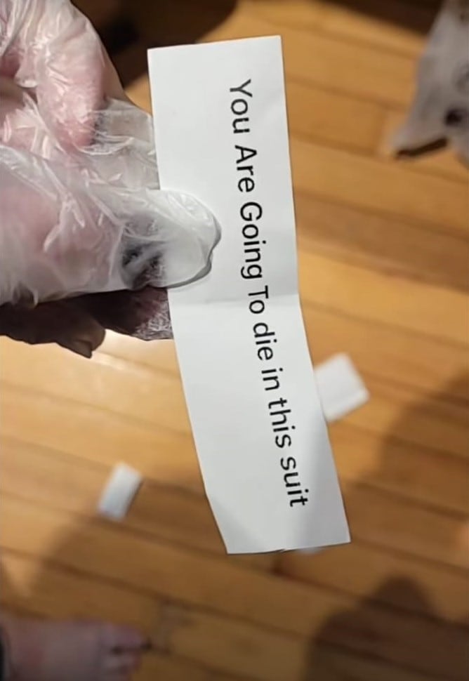 Mensaje siniestro en pedido de Shein