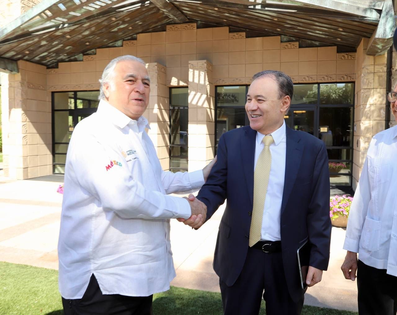 Alfonso Durazo acuerda hermandad con Arizona