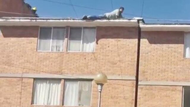 Se arroja de edificio