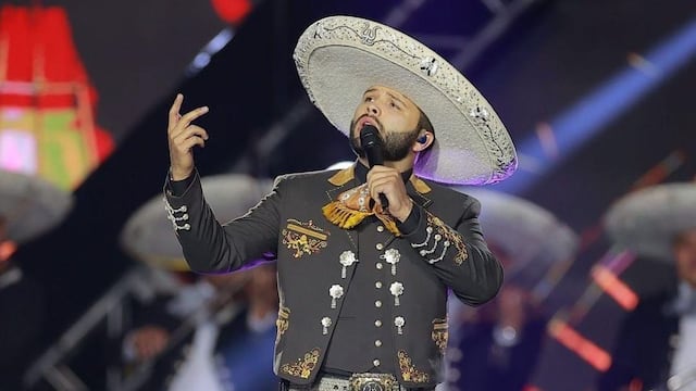 Leonardo Aguilar, cantante.