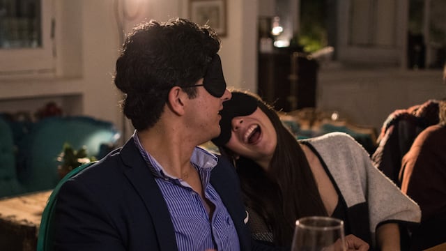 ¿Alguna vez has comido con los ojos cerrados?