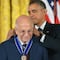 ¿Quién fue Daniel Kahneman, premio nobel de Economía que murió a los 90 años?