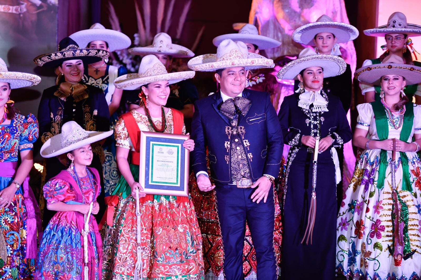 Ricardo Gallardo en Baile de Reinas de la Charrería