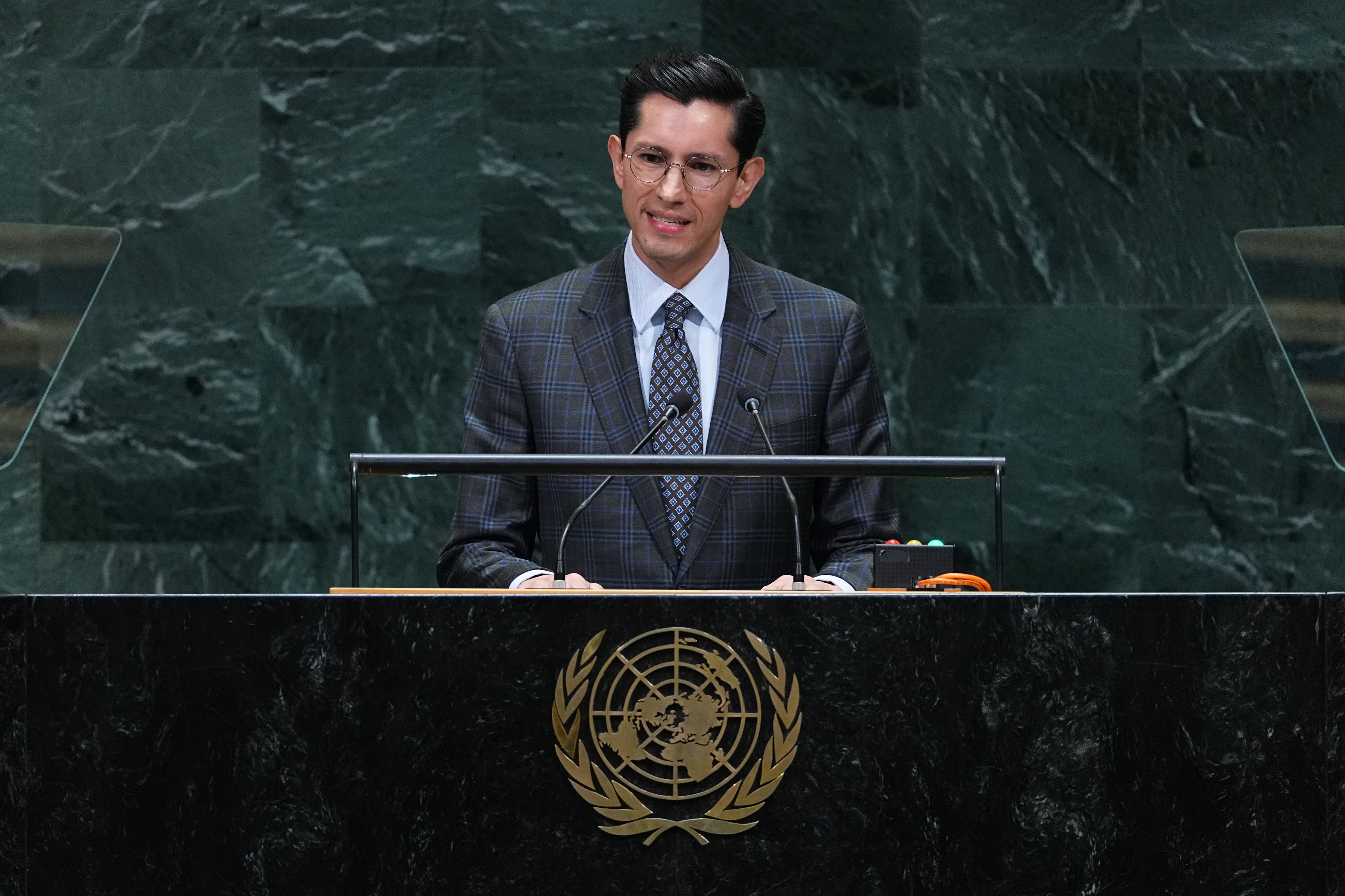 “No llegó sola”: Roberto Velasco destaca a Claudia Sheinbaum como primera presidenta de México ante la ONU