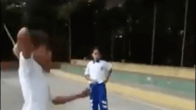 Alumno amenaza con cuchillo a profesor en Colombia tras regaño en clase