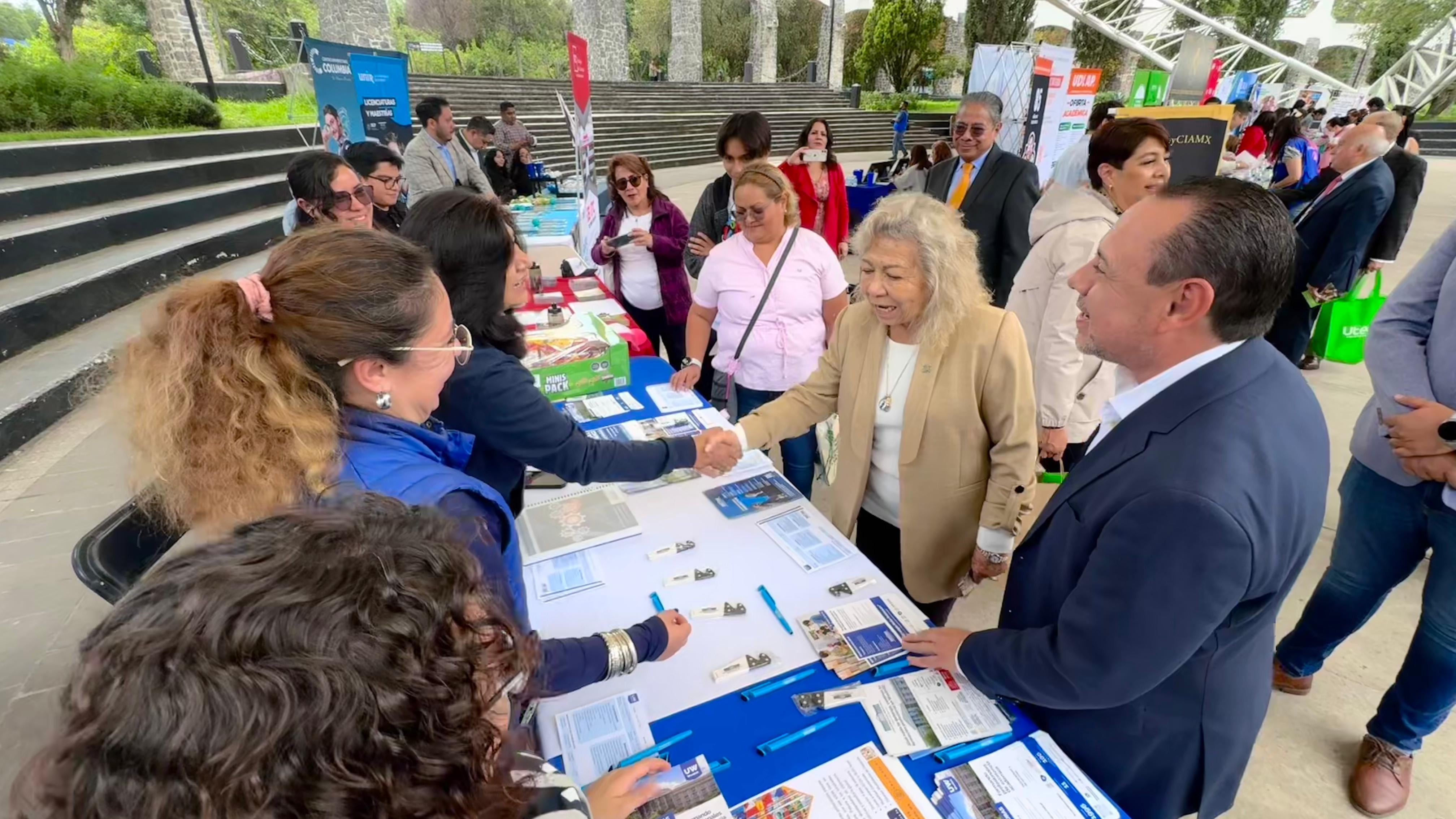 Inauguran V Feria de Becas AAPAUNAM en Alameda del Sur para acercar opciones educativas con apoyo de 23 universidades privadas