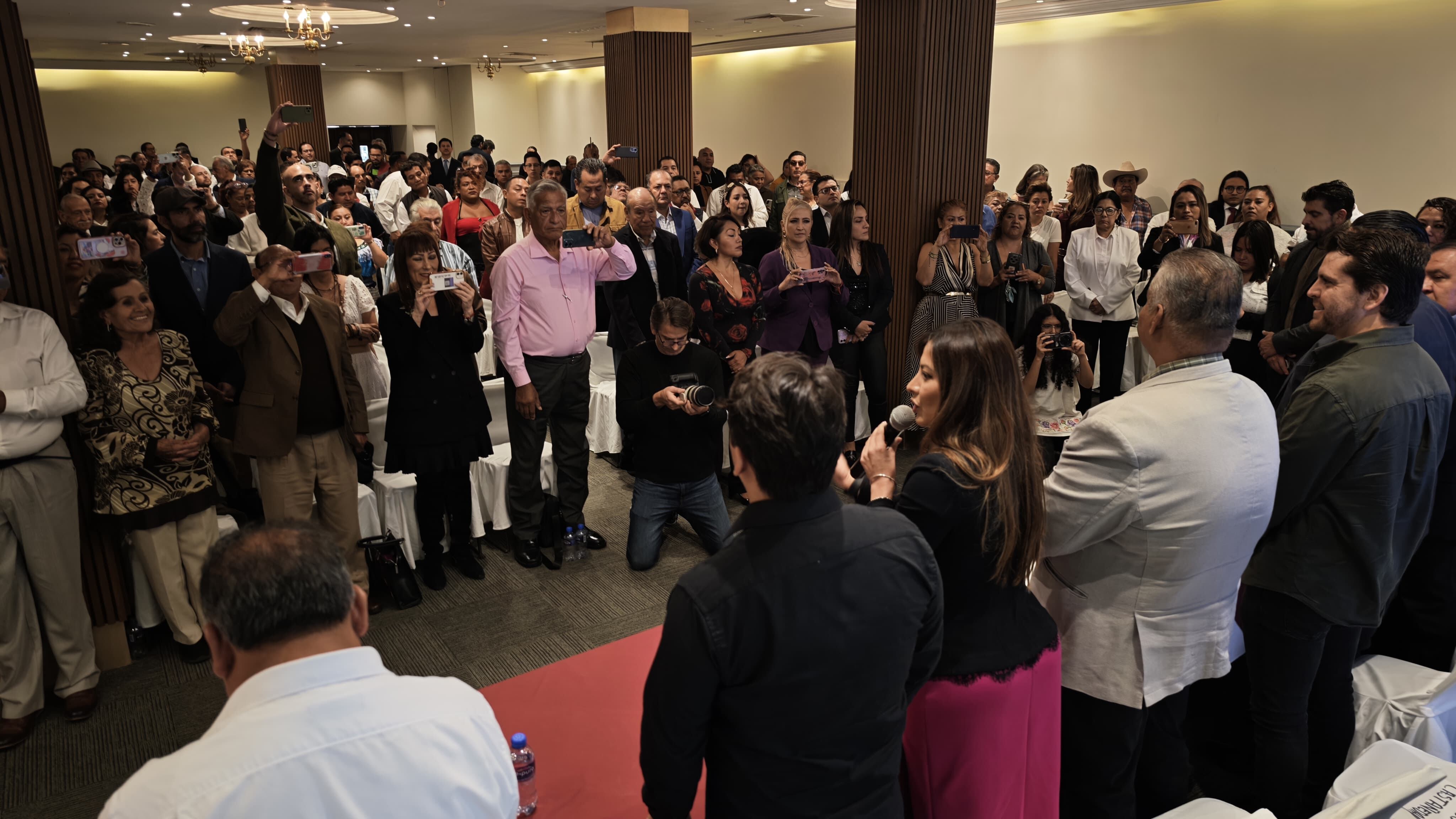 Leticia Quezada Conteras presenta la organización ‘Construyendo Prosperamos Juntos’