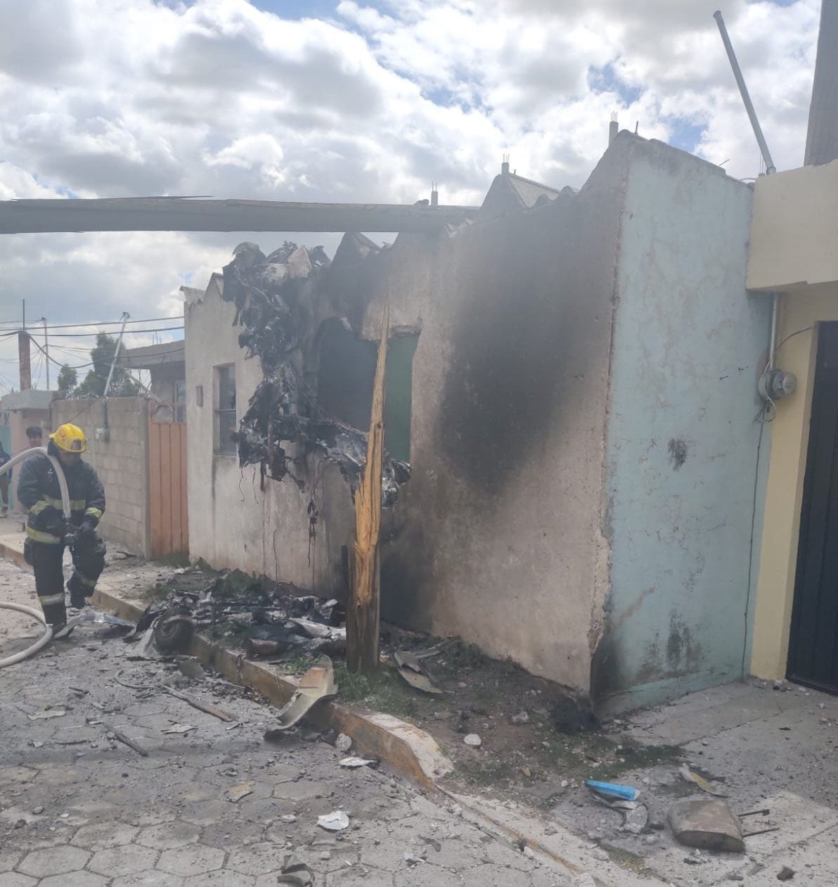 Casa en la que se estrelló una avioneta