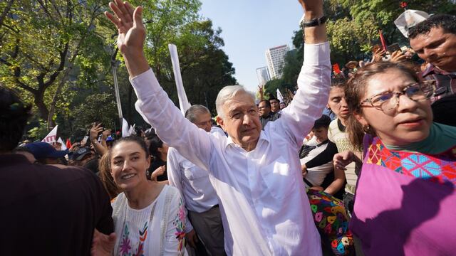 AMLO en la marcha del 27 de noviembre