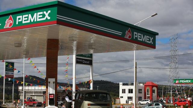 El convenio firmado por Pemex, con los Bancos es sin lugar a duda una buena noticia y significa que hay confianza de las instituciones internacionales en el plan que tiene la actual administración para rescatar a la empresa productiva del estado.
