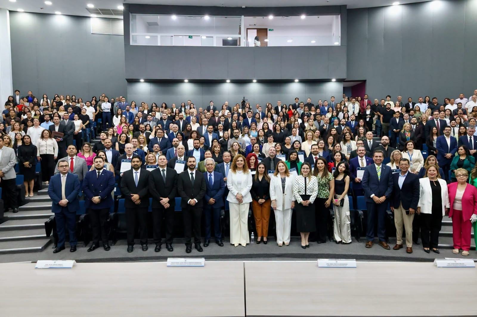 Cuatro funcionarios municipales obtuvieron certificación federal para actuar como facilitadores de controversias.
