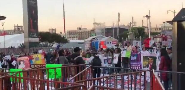 Madres Buscadoras se manifiestan frente a Palacio Nacional