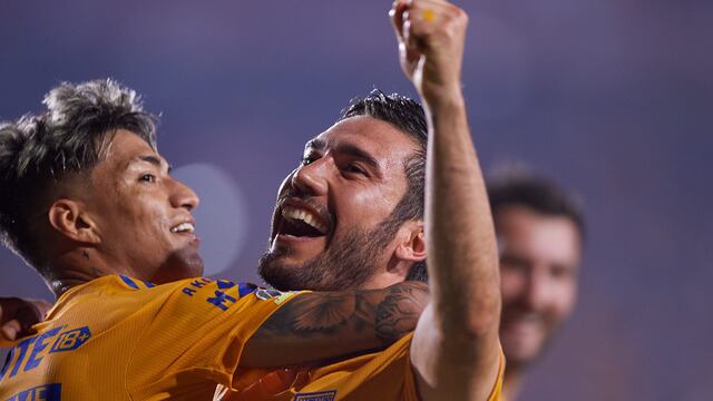 Club Tigres festeja gol