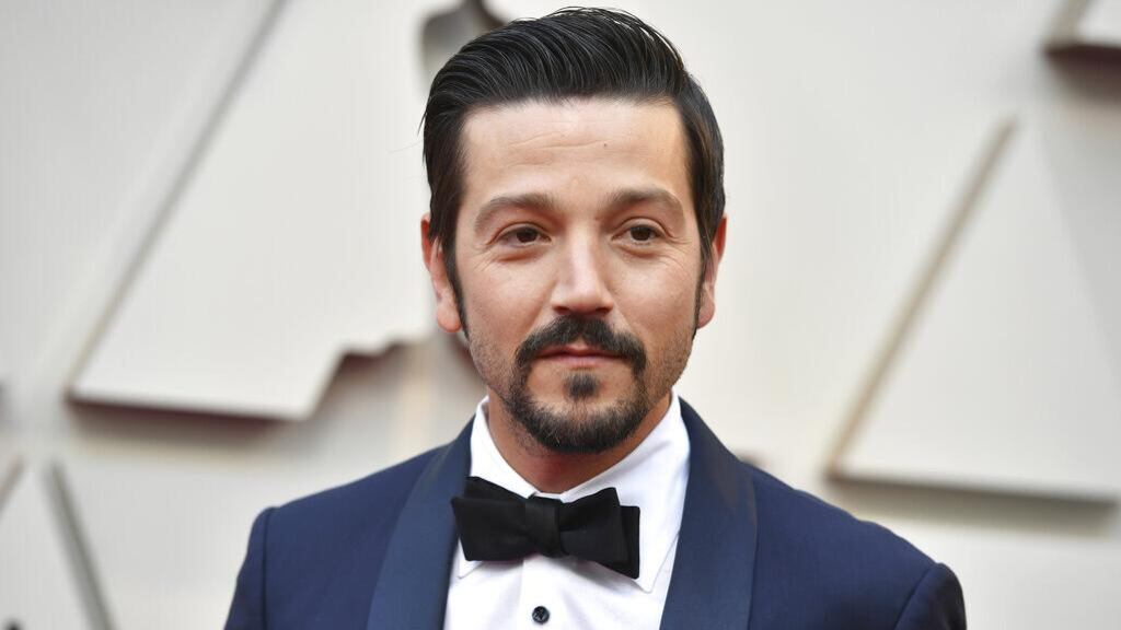 ¿Quién es Diego Luna? El actor mexicano reconocido por TIME en 2025