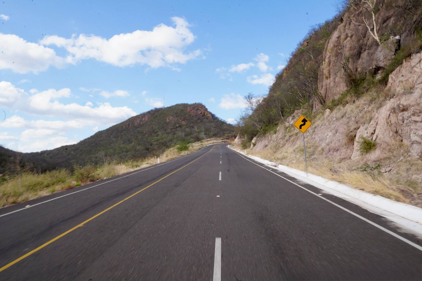 Sonora moderniza carretera Guaymas-Chihuahua con inversión de 4 mil millones.