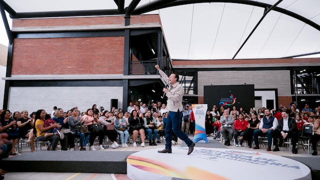 Esteban Villegas fortalece la educación en Durango