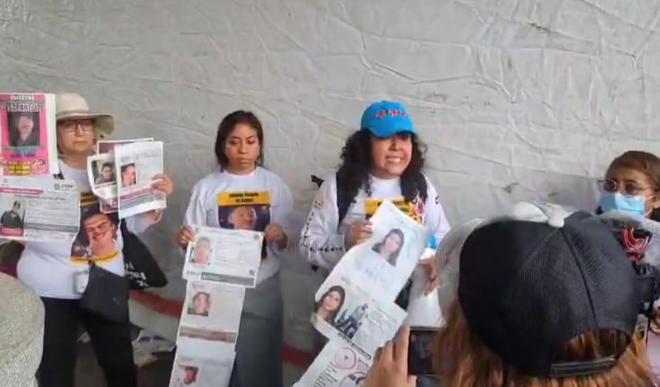 Familiares de desaparecidos denuncian retiro de sus fichas de búsqueda en Estadio Banorte